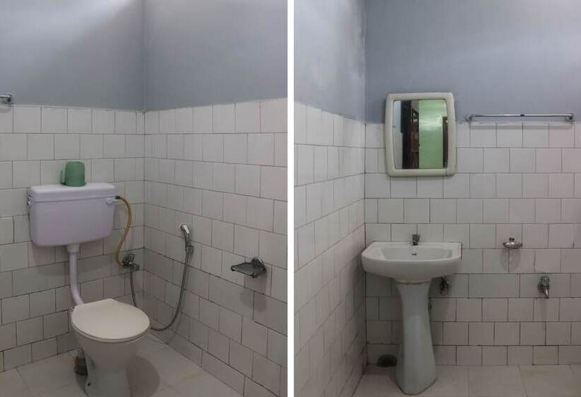 Spot On 49477 Hotel Galaxy