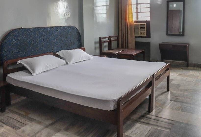 Spot On 49477 Hotel Galaxy