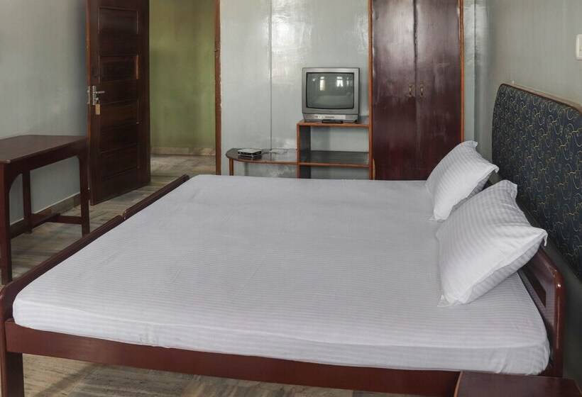 Spot On 49477 Hotel Galaxy