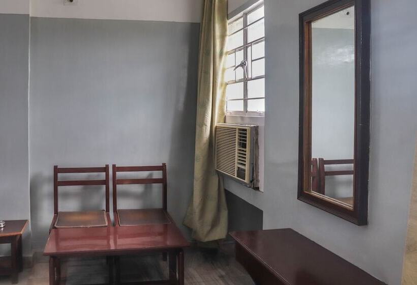 Spot On 49477 Hotel Galaxy