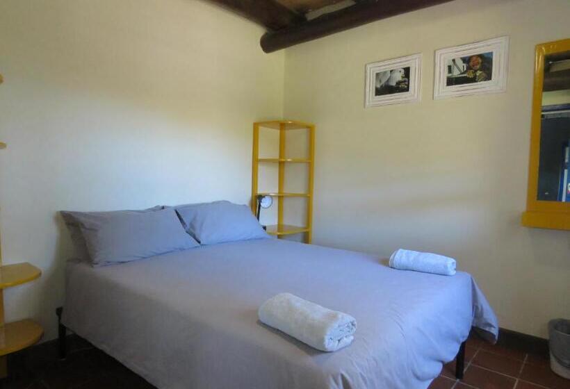 فندق صغير Coffee Shack Adventure Backpackers & Self Catering