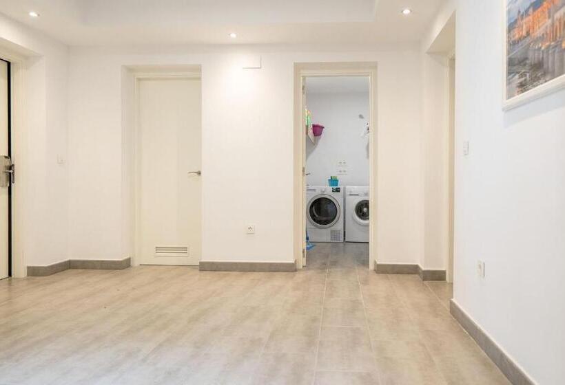 Apartamentos La Laguna