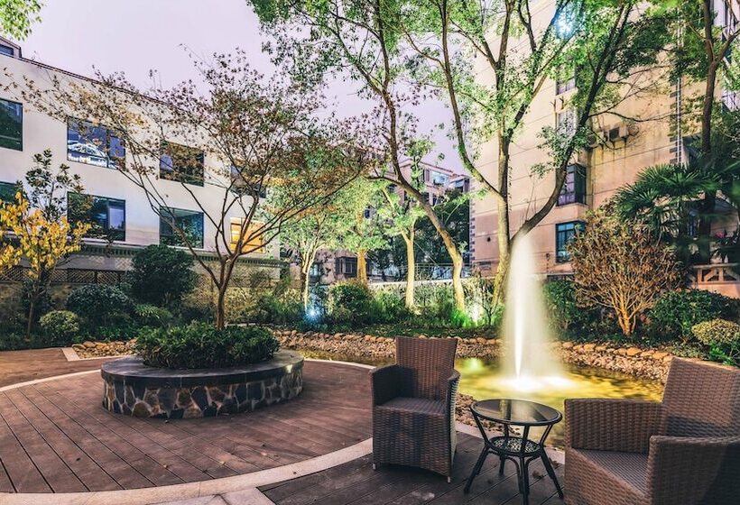 Atour Hotel Zibo Liuquan Road