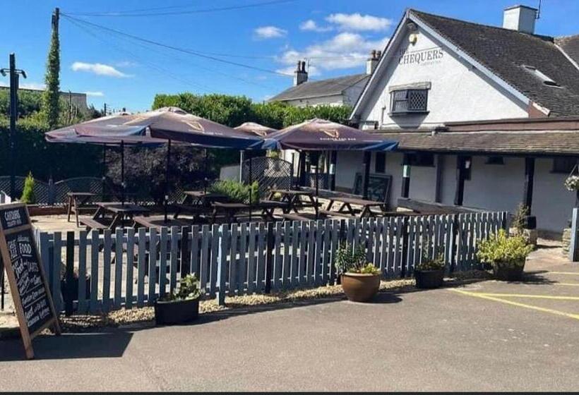 ホテル Chequers Country Inn