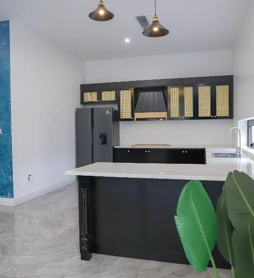 D Lioro Hotel & Resort