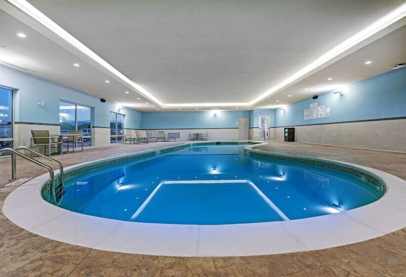 Отель Holiday Inn Express & Suites Parsons, An Ihg