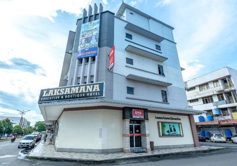 酒店 Oyo 43960 Laksamana Executive & Boutique