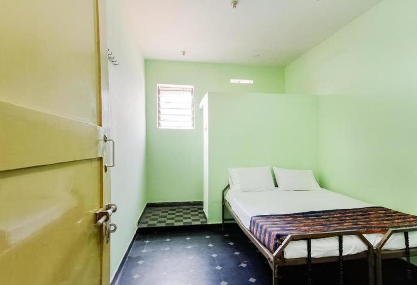 酒店 Spot On 46897 Saravana Stays