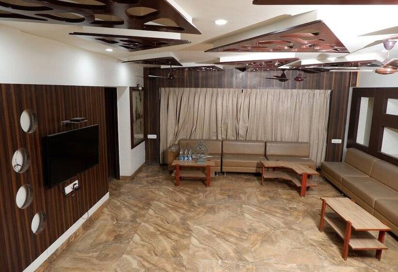 호텔 The City Palace Dwarka