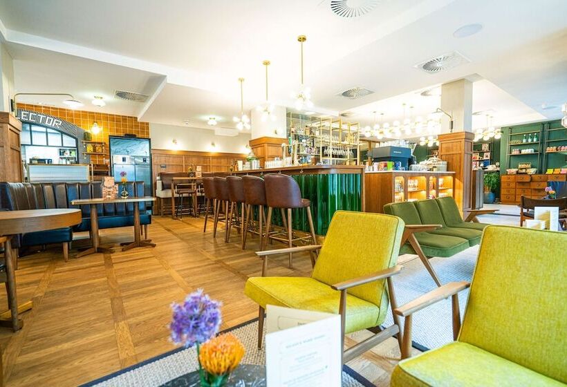 فندق The Collector