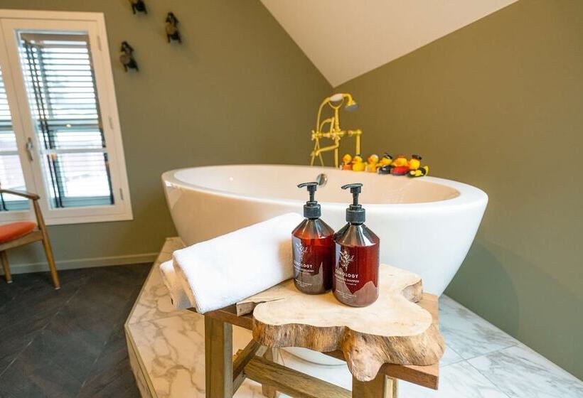 فندق The Collector