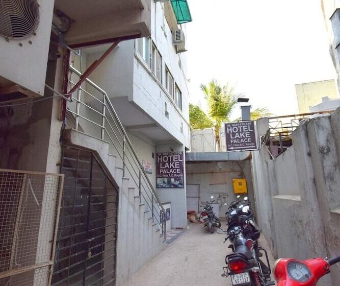 호텔 The Lake Palace