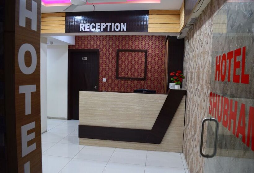 호텔 The Lake Palace