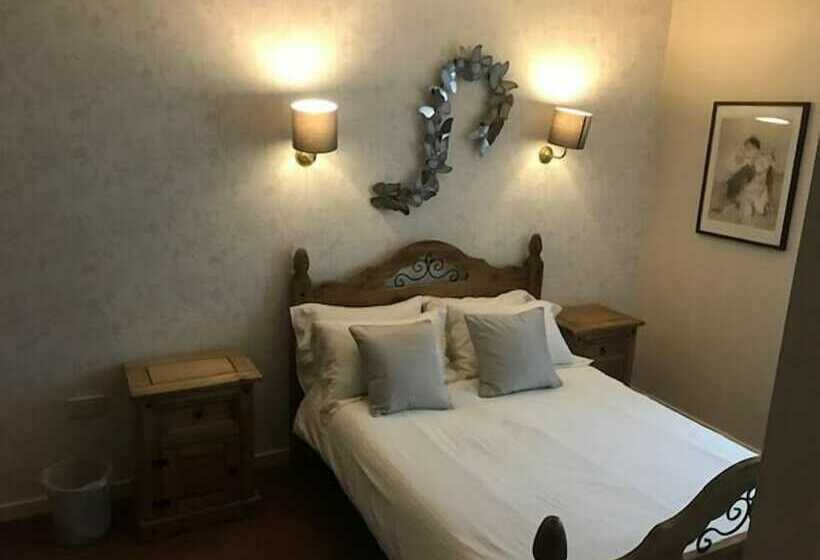 ホテル The Tayleur Arms