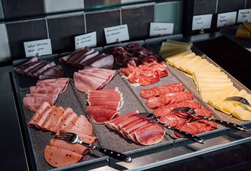 בית מלון כפרי Vienna House By Wyndham Mq Kronberg