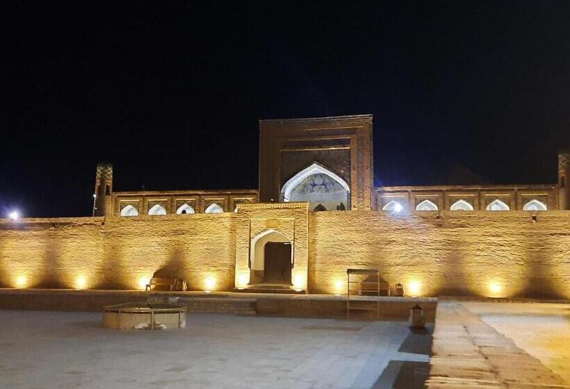 ペンション Guest House Khiva Boyjon Ota