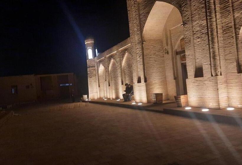 ペンション Guest House Khiva Boyjon Ota