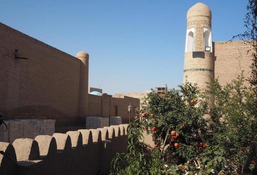 ペンション Guest House Khiva Boyjon Ota