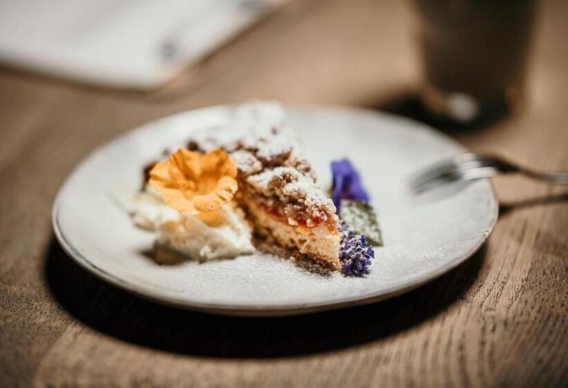 Tempel 74 Apartments