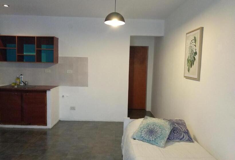 تختخواب و صبحانه Ezeiza Home