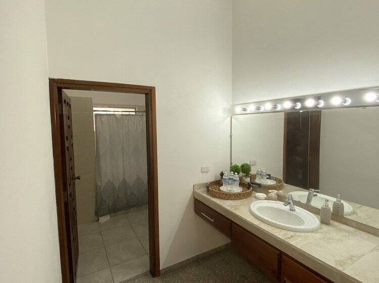 تختخواب و صبحانه Portal Los Castaños