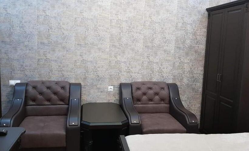 בית מלון כפרי Ahana