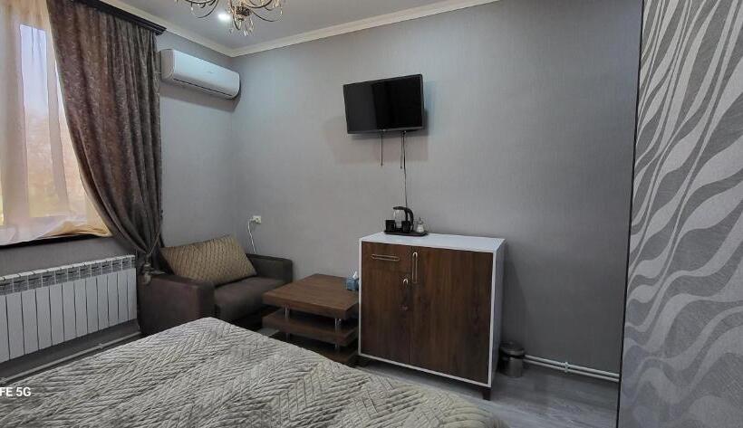 בית מלון כפרי Ahana