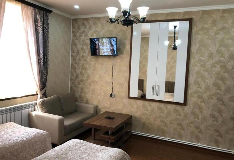 בית מלון כפרי Ahana