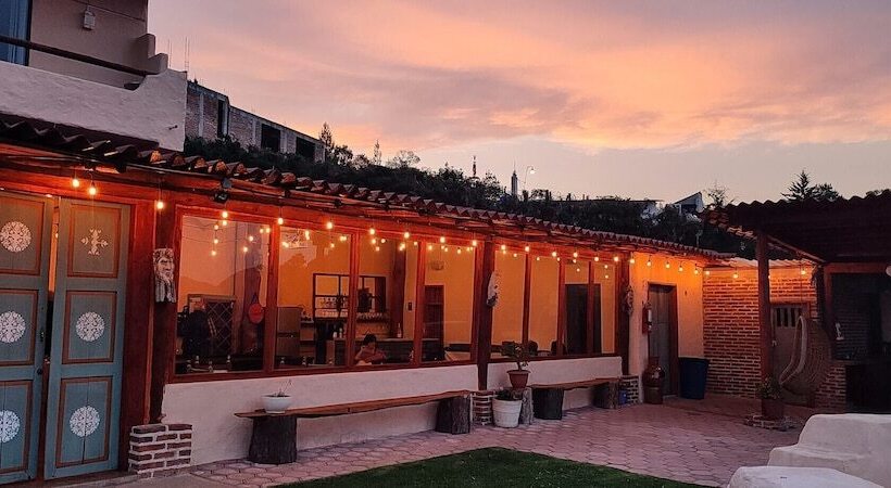 בית מלון כפרי Altavista