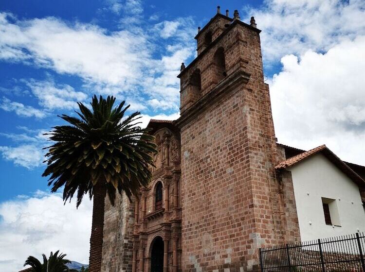 هتل Andes De Urubamba