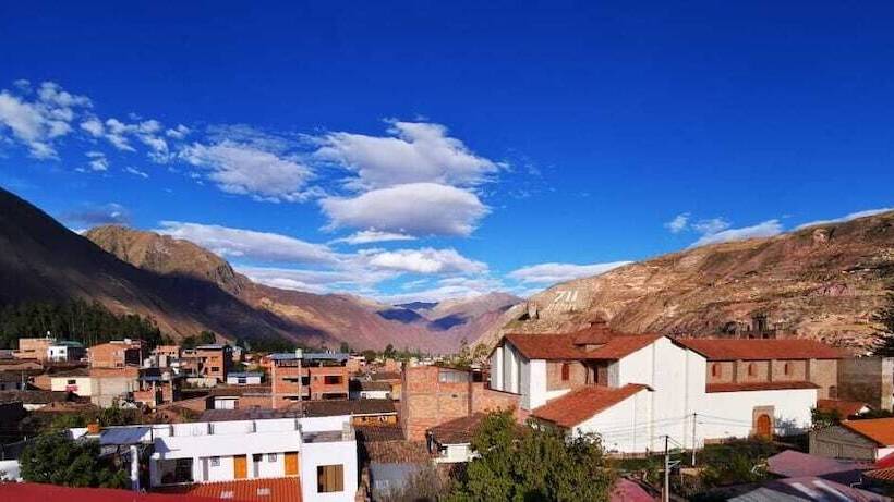 هتل Andes De Urubamba