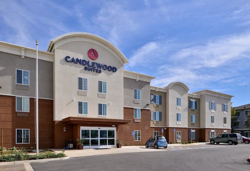 Отель Candlewood Suites Lodi, An Ihg