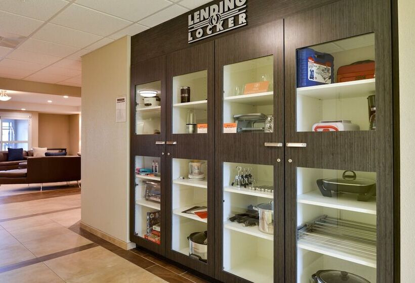 Отель Candlewood Suites Lodi, An Ihg