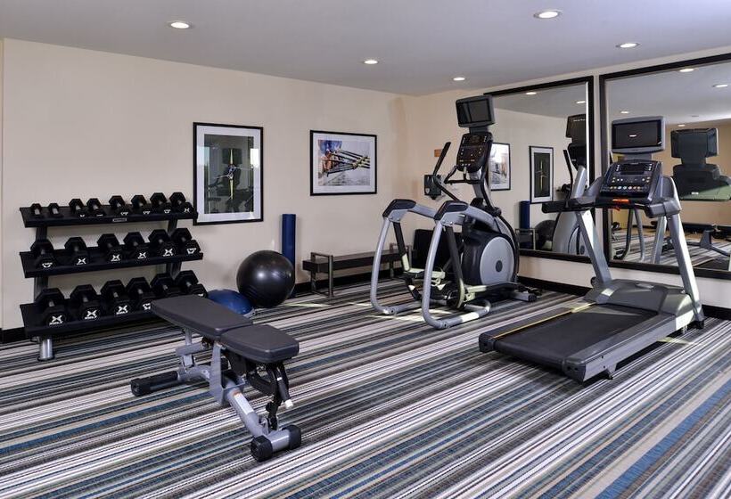 Отель Candlewood Suites Lodi, An Ihg