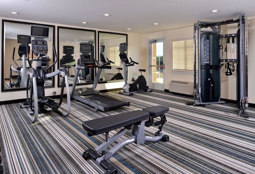 Отель Candlewood Suites Lodi, An Ihg