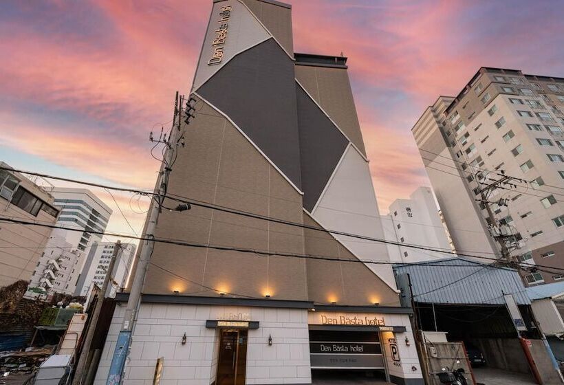 酒店 Denbasta