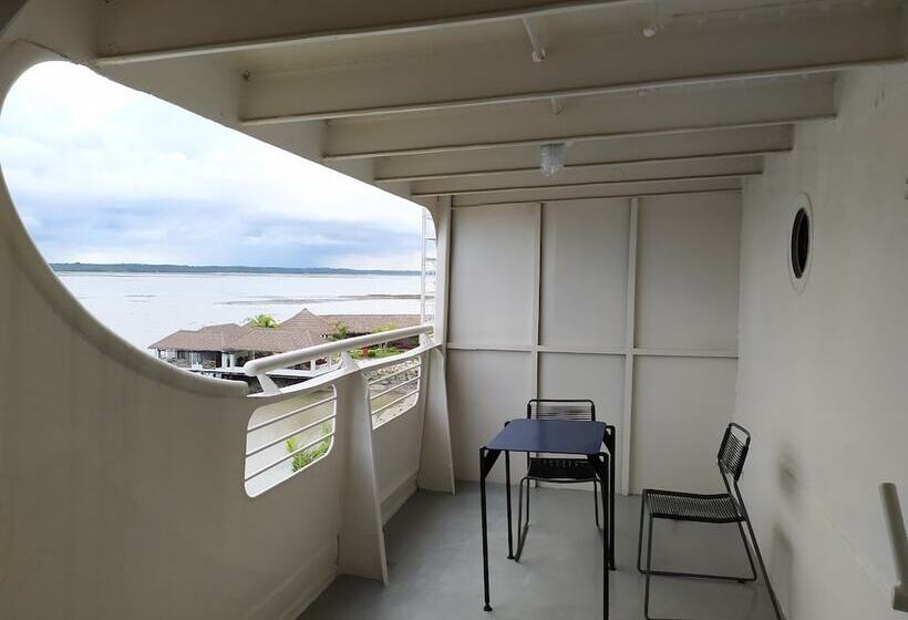 בית מלון כפרי Doulos Phos The Ship