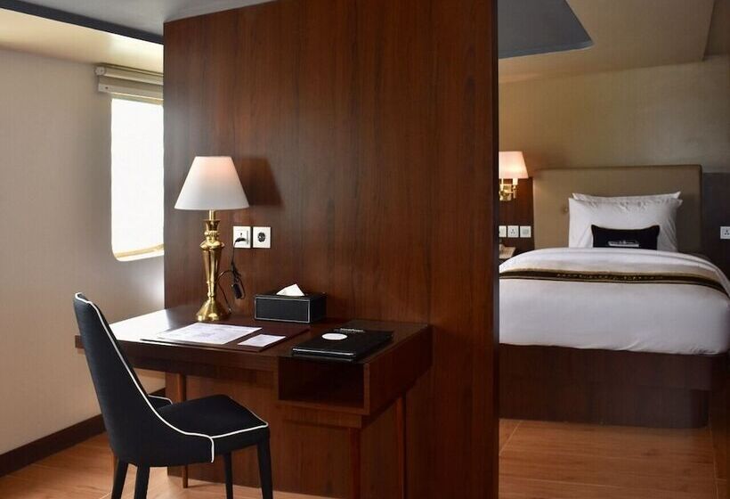 בית מלון כפרי Doulos Phos The Ship