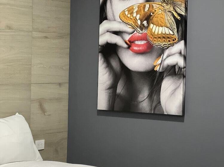 ホテル Madison Suites