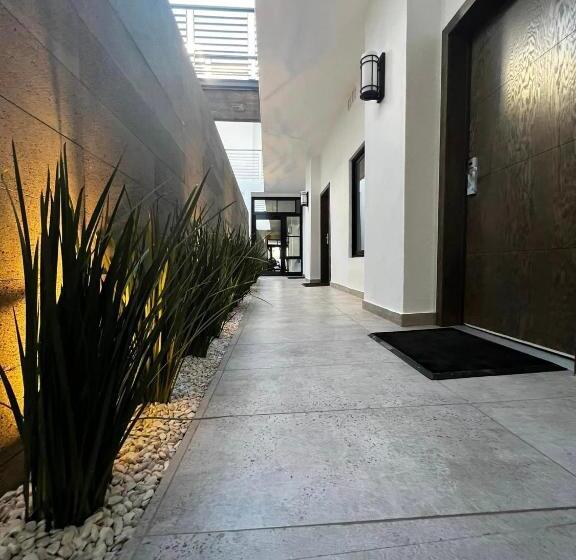 ホテル Madison Suites