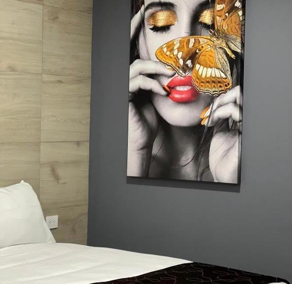 ホテル Madison Suites