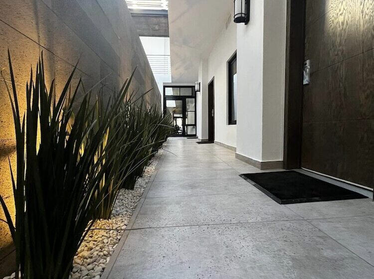 ホテル Madison Suites