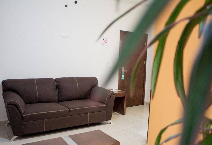 ホテル Madison Suites