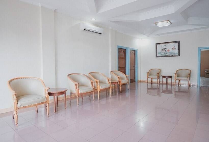 호텔 Reddoorz Near Transmart Jambi