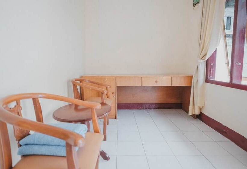 호텔 Reddoorz Near Transmart Jambi