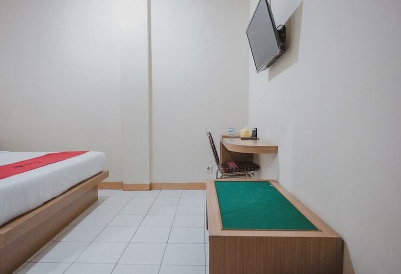 호텔 Reddoorz Near Transmart Jambi