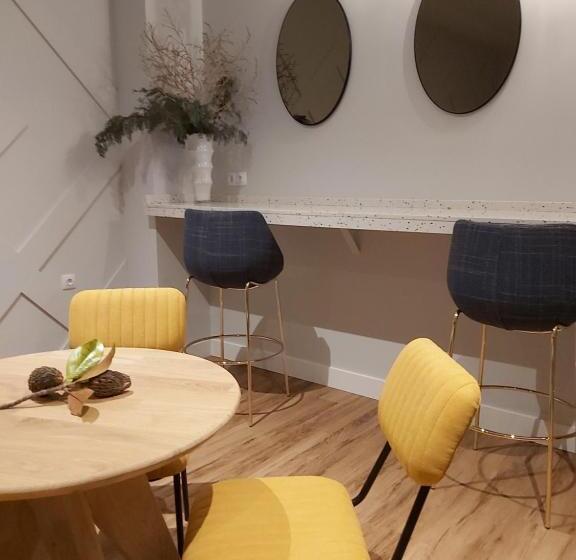 ペンション Habital Suites