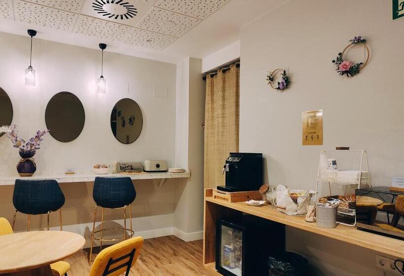 ペンション Habital Suites