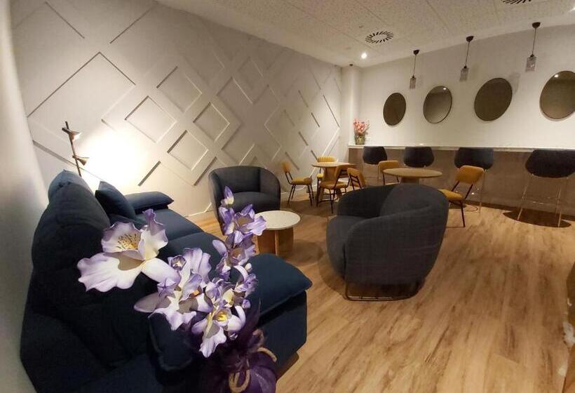 ペンション Habital Suites