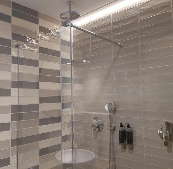 פנסיון Habital Suites